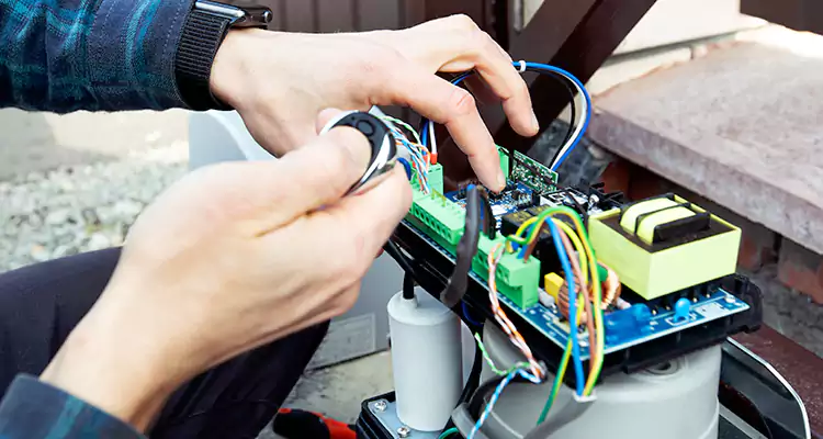 Automatic Driveway Gate Repair in Midway, FL