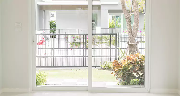 Balcony Screen Door Repair in Midway, FL