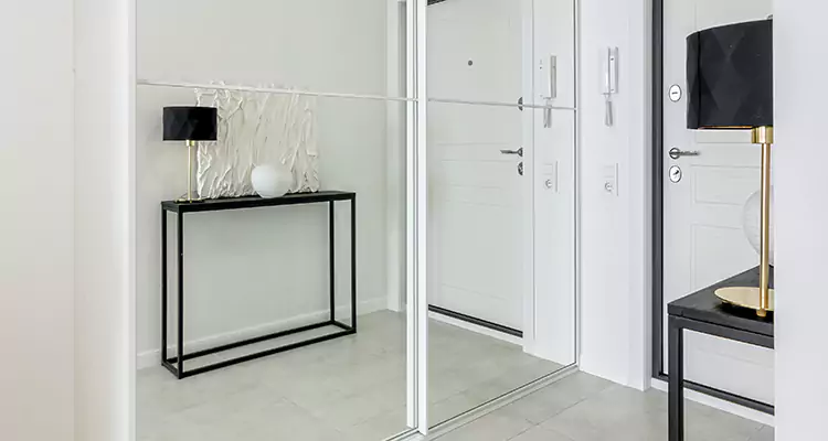 Mirrored Bifold Closet Doors Repair in Midway, FL