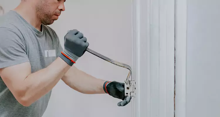 Cracked Door Jamb Repair in Midway, FL