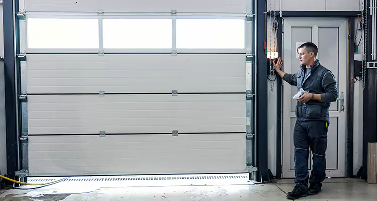 Modern Overhead Door Repair in Midway, FL
