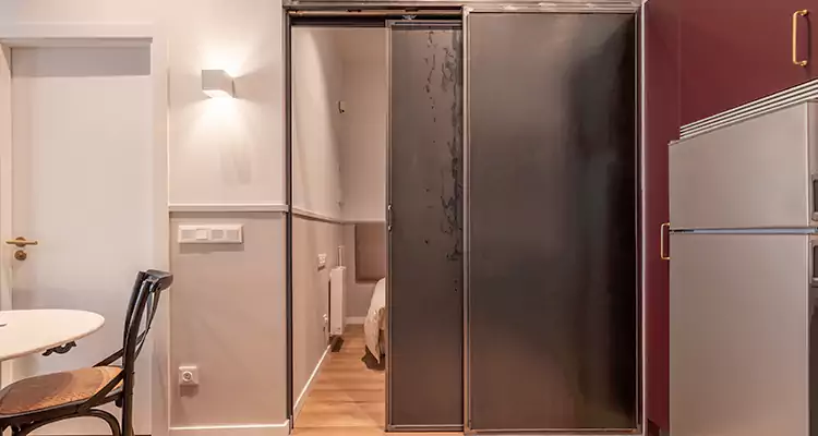 We Fix Closet Sliding Door in Midway, FL 