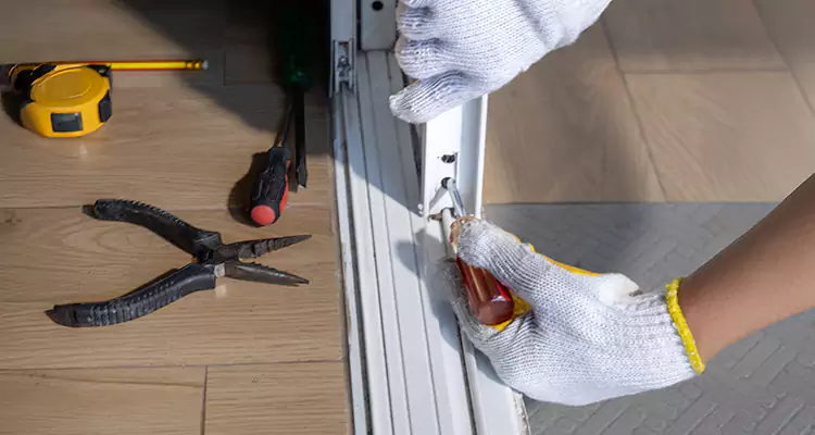 Screen Door Wheel Replacement in Midway, FL