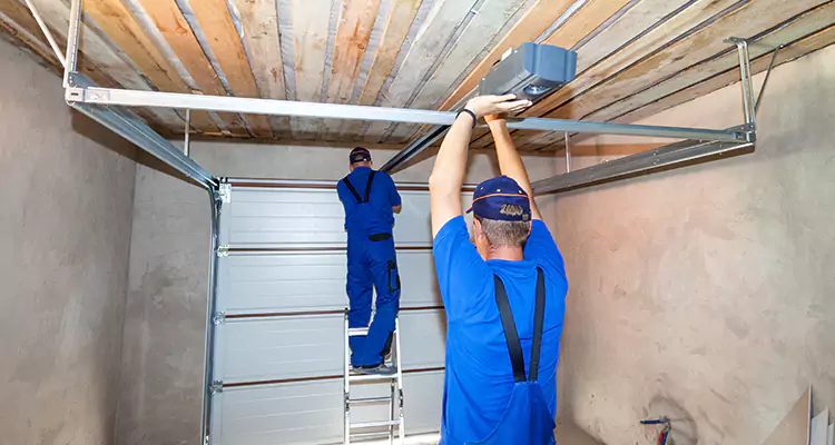 Garage Door Opener Technician in Midway, FL