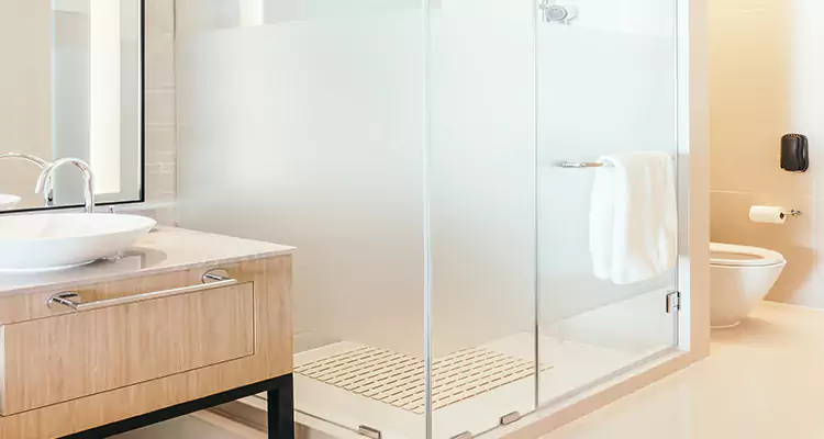 Expert Shower Door Fix and Repair in Midway, FL
