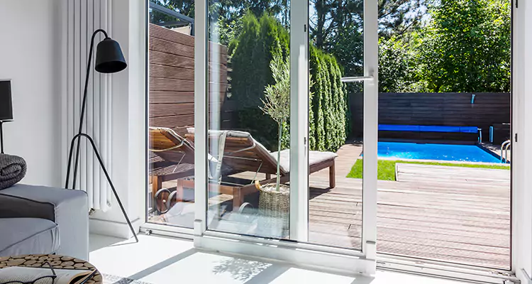 Fixing A Sliding Screen Door Roller in Midway, FL