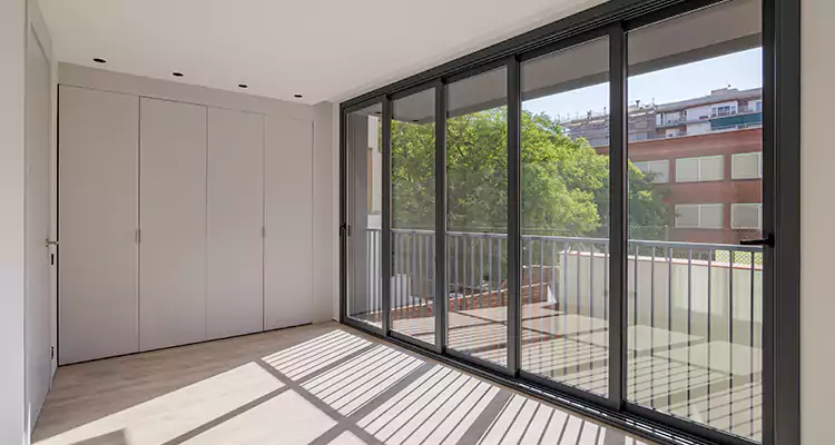 Fix Sliding Screen Door Track in Midway, FL